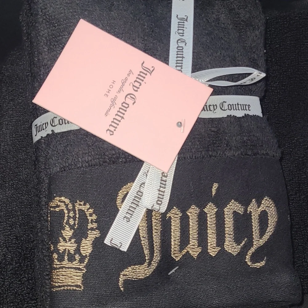 Juicy Couture Black and Gold Towel Set - Picture 10 of 12